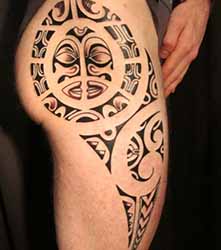 tatouage-maori-cuisse-homme.jpg