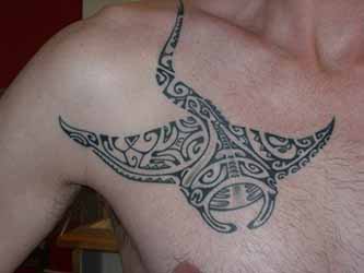 tatouage-polynesien-cote-homme.jpg